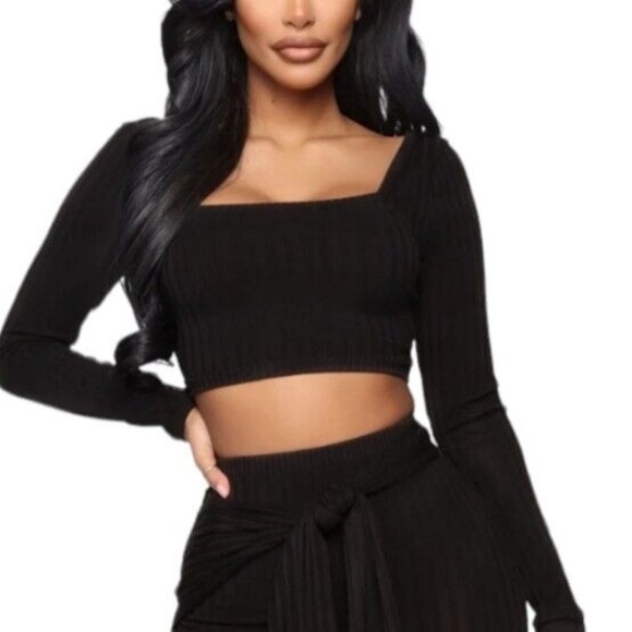 Fashion Nova Womens Black Ribbed Cropped Long Sleeve Top Size XS NWT Stretch - Picture 1 of 14